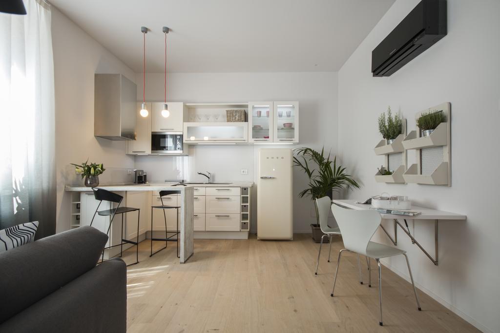 Cavour 51 Apartment Lecco Bagian luar foto