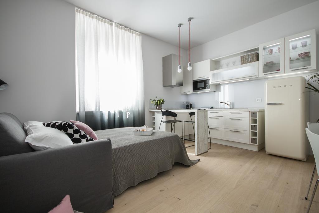 Cavour 51 Apartment Lecco Bagian luar foto